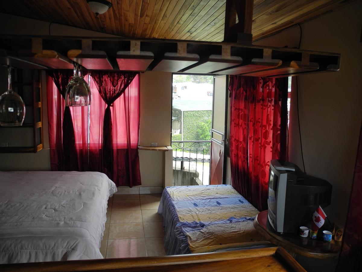 Sleepers Sleep Cheaper Hostel Monteverde Екстер'єр фото