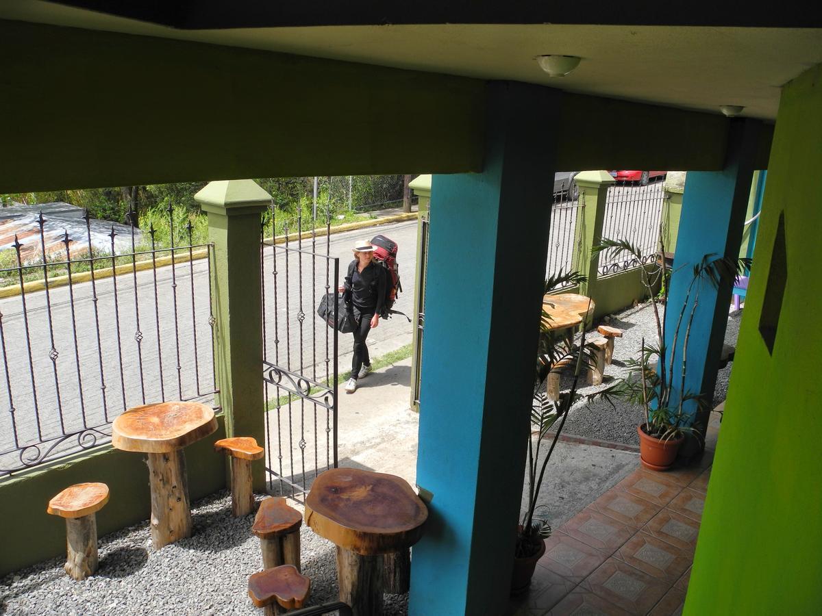 Sleepers Sleep Cheaper Hostel Monteverde Екстер'єр фото